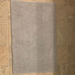 Gray Textured Bath Mat 30in x 20in